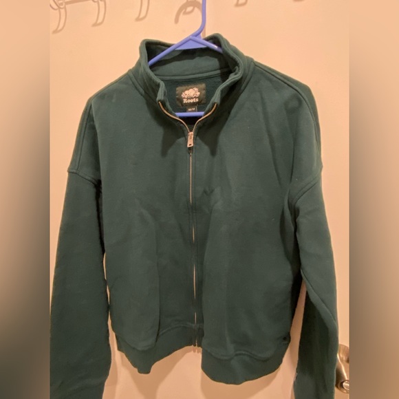 Roots sweater good as new, size xs but will fit up to medium - Picture 4 of 8